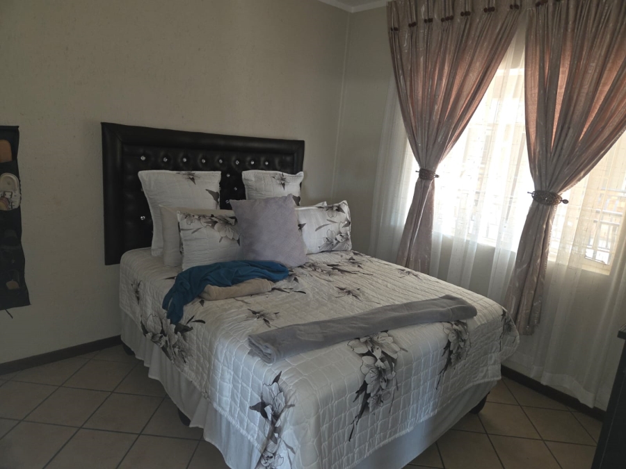 2 Bedroom Property for Sale in Rustenburg Central North West